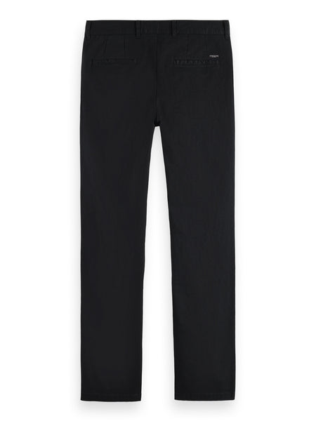 ESSENTIALS - Stuart Regular Slim Fit Chino - Black